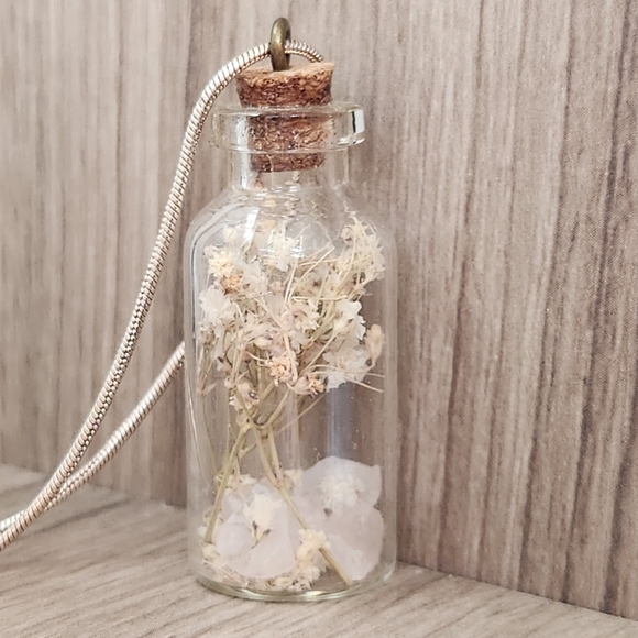 Dried flower & crystal bottle necklaces - Picture 7 of 10